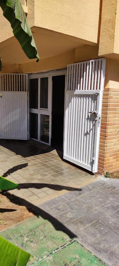 Carlos Beach Ground Floor Apartment & Parking トレモリノス エクステリア 写真